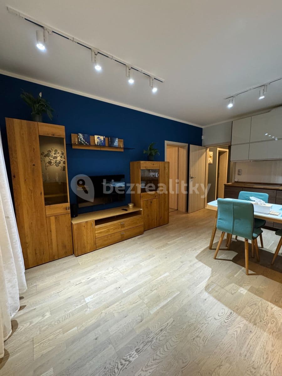 Prenájom bytu 2-izbový 50 m², V Háji, Praha, Praha Prenájom bytu 2-izbový 50 m², V Háji, Praha, Praha