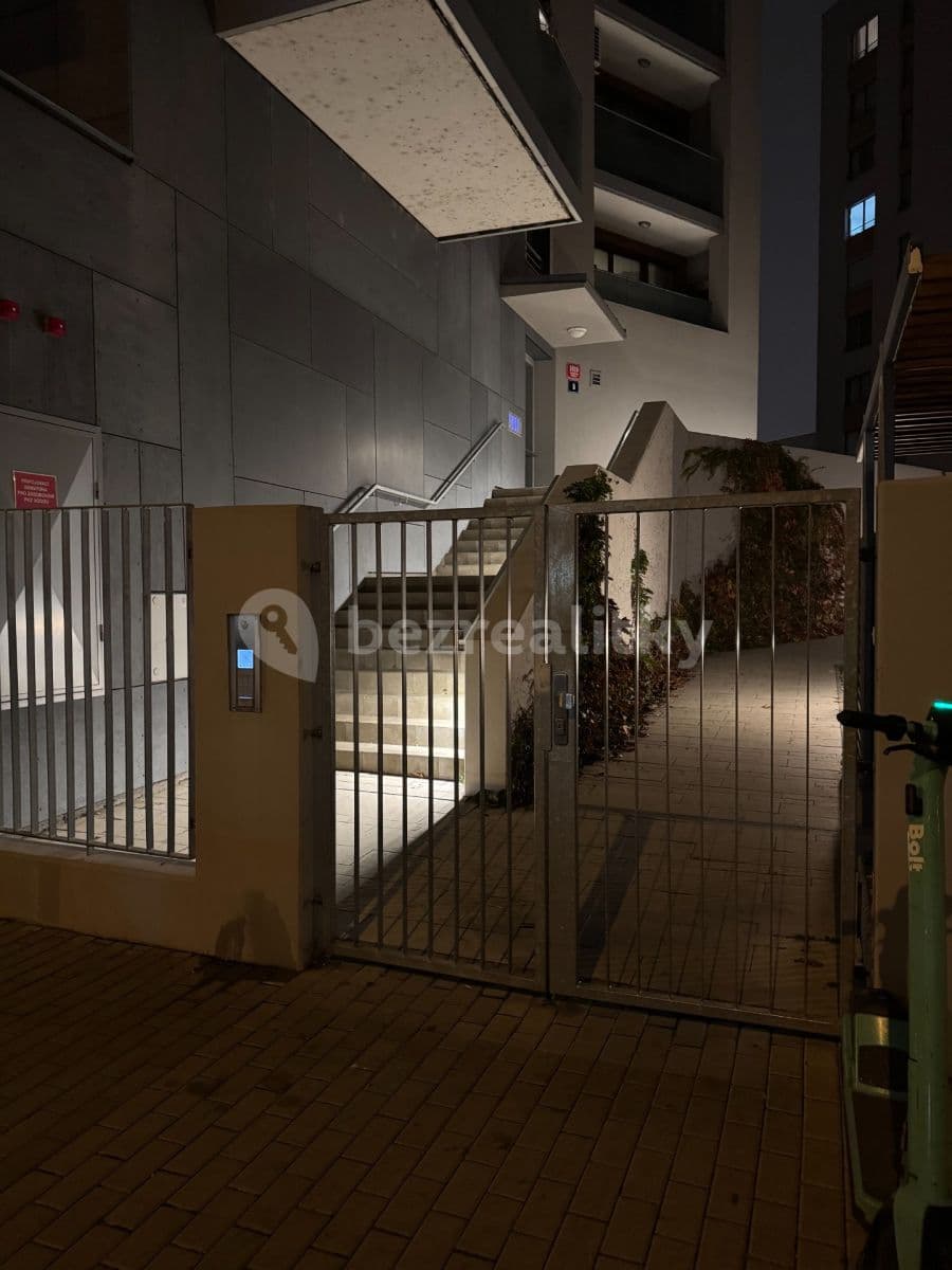 Prenájom bytu 2-izbový 50 m², V Háji, Praha, Praha Prenájom bytu 2-izbový 50 m², V Háji, Praha, Praha