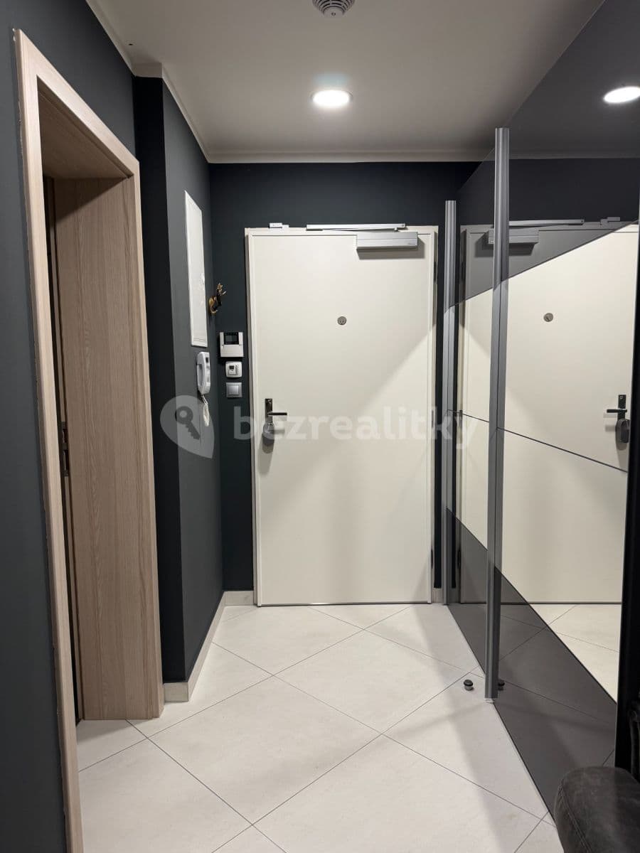 Prenájom bytu 2-izbový 50 m², V Háji, Praha, Praha Prenájom bytu 2-izbový 50 m², V Háji, Praha, Praha