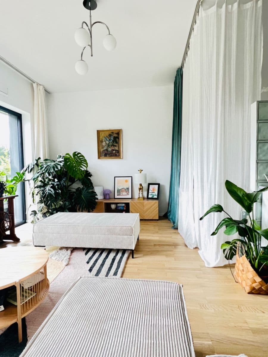 Prenájom bytu 1-izbový 60 m², Račianska, Nové Mesto, Bratislavský kraj Prenájom bytu 1-izbový 60 m², Račianska, Nové Mesto, Bratislavský kraj