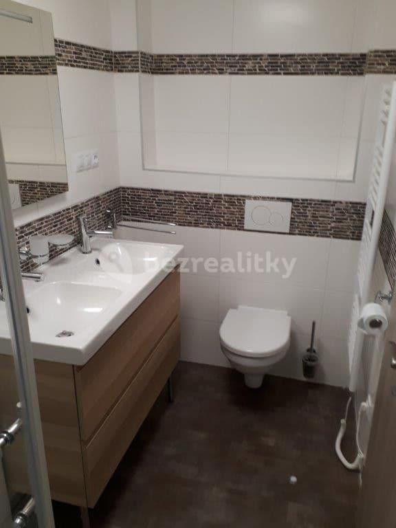 Prenájom bytu 3-izbový 107 m², Za rybníkem, Lišany, Středočeský kraj Prenájom bytu 3-izbový 107 m², Za rybníkem, Lišany, Středočeský kraj