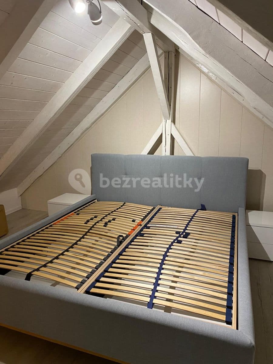 Prenájom bytu 3-izbový 107 m², Za rybníkem, Lišany, Středočeský kraj Prenájom bytu 3-izbový 107 m², Za rybníkem, Lišany, Středočeský kraj