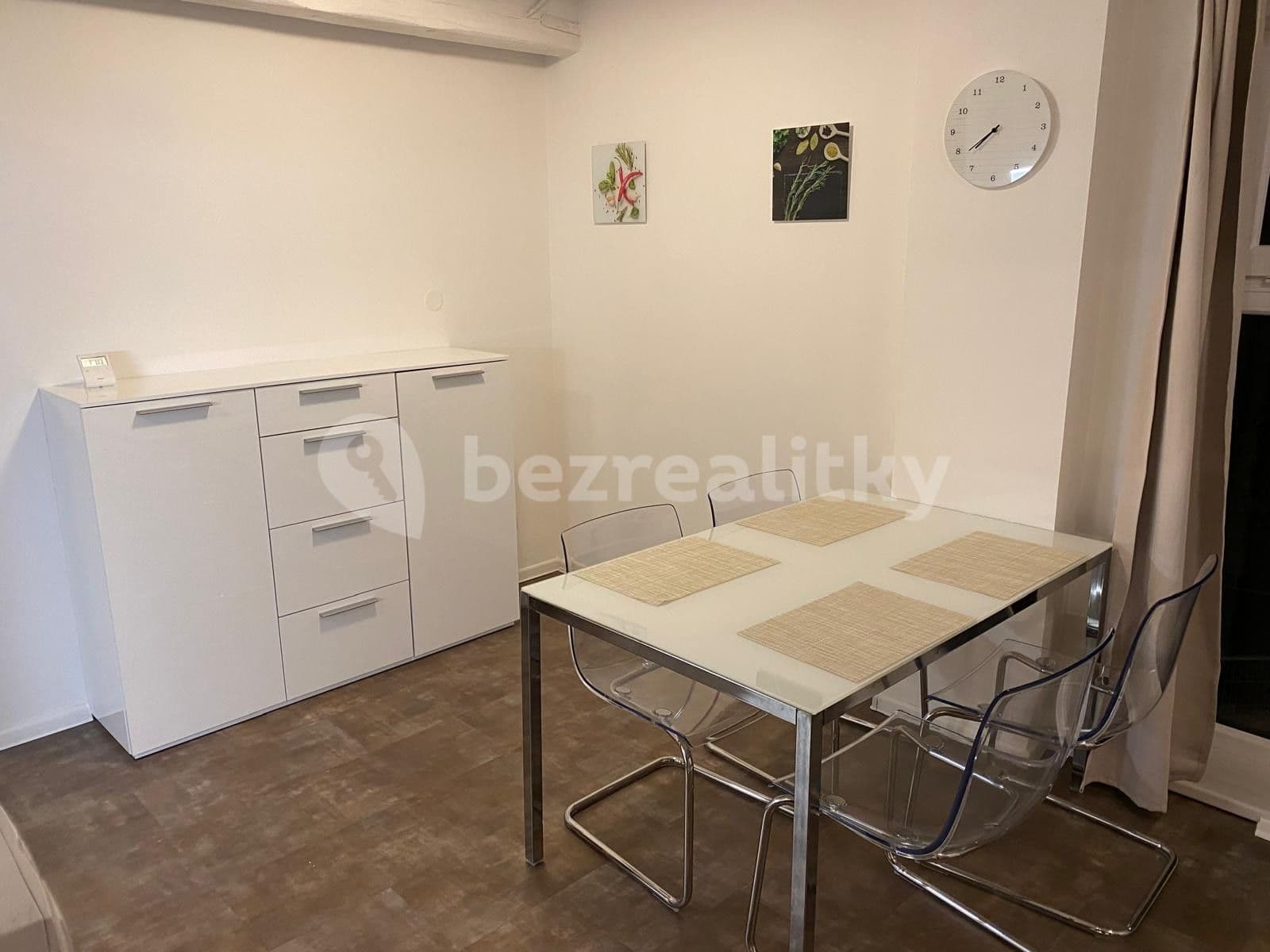 Prenájom bytu 3-izbový 107 m², Za rybníkem, Lišany, Středočeský kraj Prenájom bytu 3-izbový 107 m², Za rybníkem, Lišany, Středočeský kraj