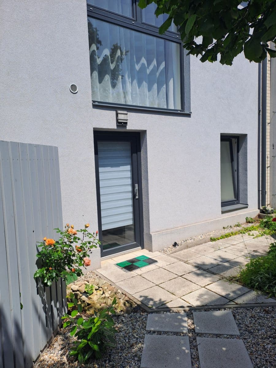 Prenájom bytu 3-izbový 107 m², Za rybníkem, Lišany, Středočeský kraj Prenájom bytu 3-izbový 107 m², Za rybníkem, Lišany, Středočeský kraj