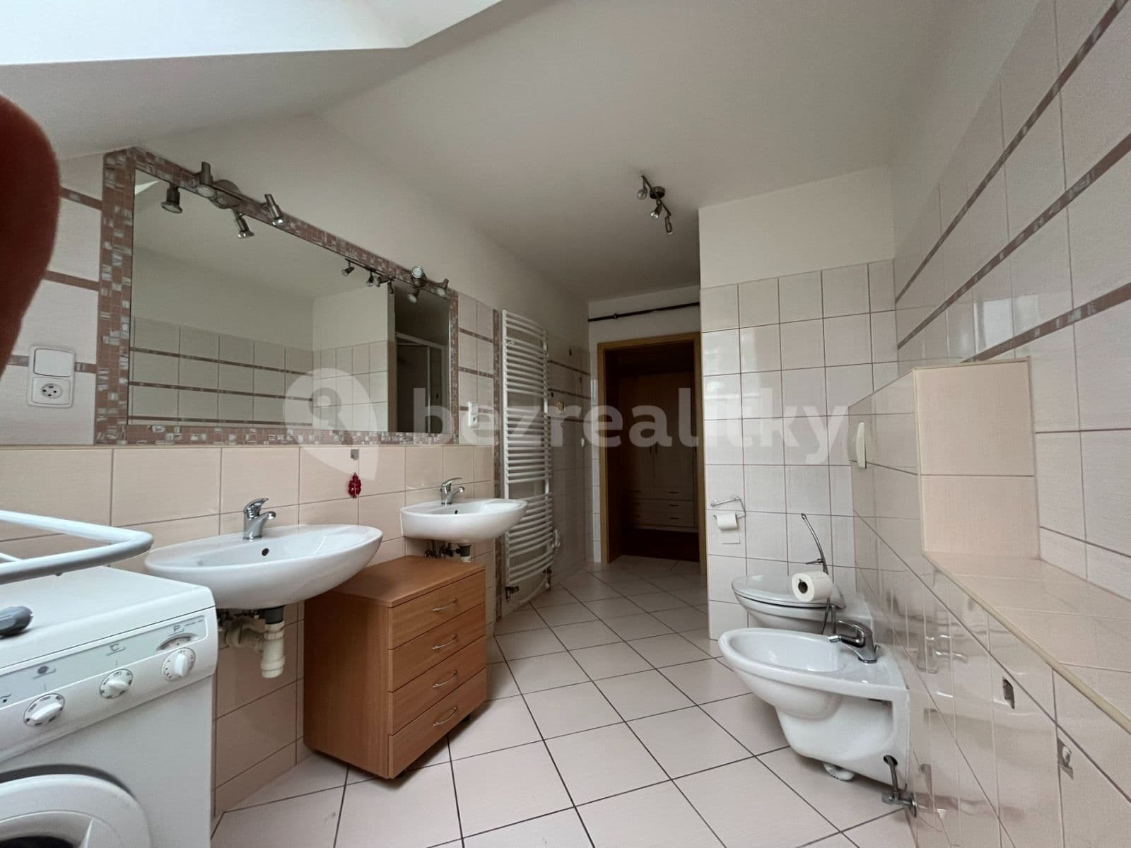 Prenájom bytu 3-izbový 120 m², Bohatcova, Brno, Jihomoravský kraj Prenájom bytu 3-izbový 120 m², Bohatcova, Brno, Jihomoravský kraj
