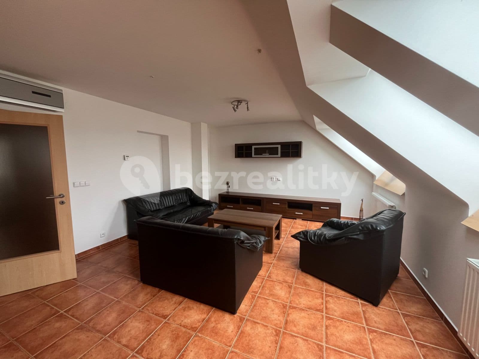 Prenájom bytu 3-izbový 120 m², Bohatcova, Brno, Jihomoravský kraj Prenájom bytu 3-izbový 120 m², Bohatcova, Brno, Jihomoravský kraj