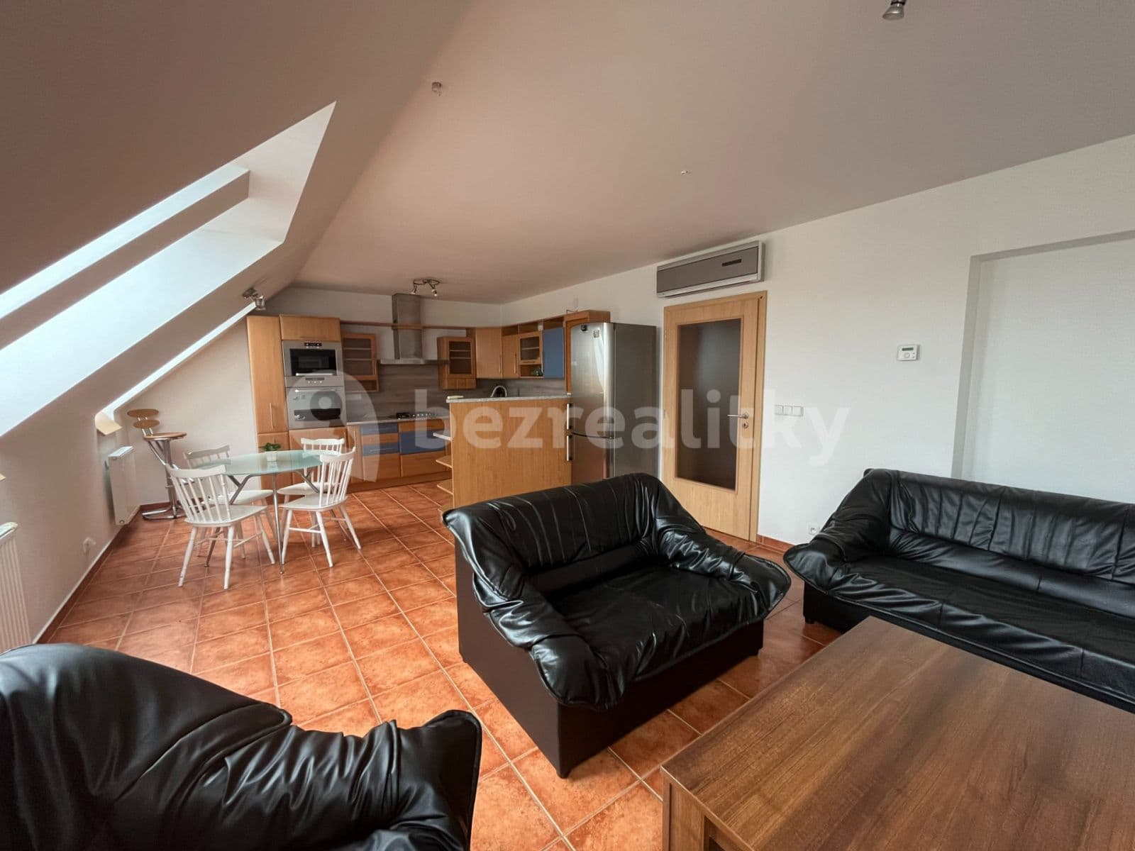 Prenájom bytu 3-izbový 120 m², Bohatcova, Brno, Jihomoravský kraj Prenájom bytu 3-izbový 120 m², Bohatcova, Brno, Jihomoravský kraj