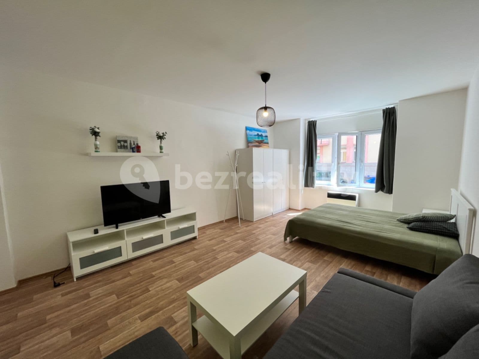 Prenájom bytu 2-izbový 58 m², Kolínská, Praha, Praha Prenájom bytu 2-izbový 58 m², Kolínská, Praha, Praha