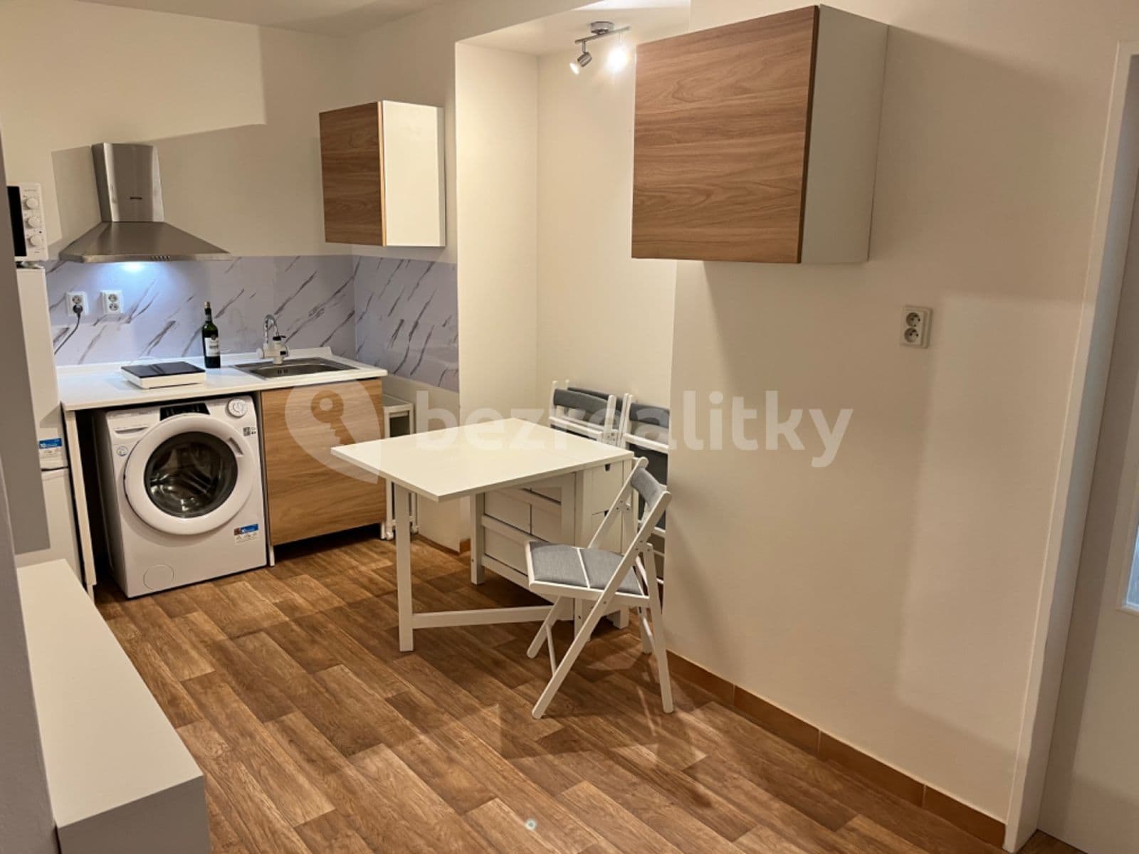 Prenájom bytu 2-izbový 58 m², Kolínská, Praha, Praha Prenájom bytu 2-izbový 58 m², Kolínská, Praha, Praha