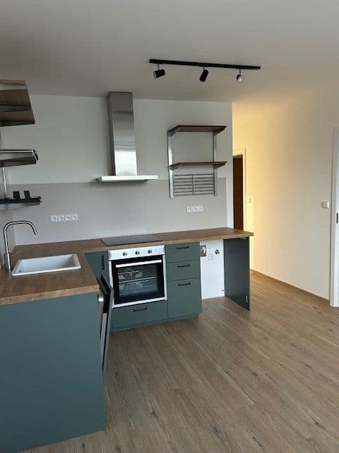 Prenájom bytu 2-izbový 45 m², třída Edvarda Beneše, Hradec Králové, Královéhradecký kraj Prenájom bytu 2-izbový 45 m², třída Edvarda Beneše, Hradec Králové, Královéhradecký kraj