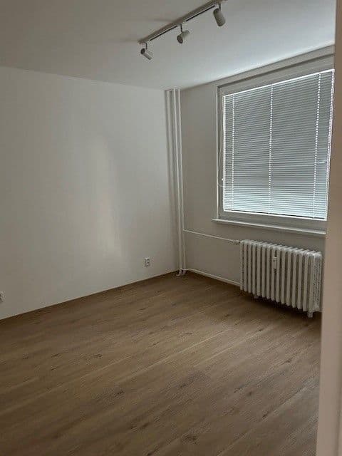 Prenájom bytu 2-izbový 45 m², třída Edvarda Beneše, Hradec Králové, Královéhradecký kraj Prenájom bytu 2-izbový 45 m², třída Edvarda Beneše, Hradec Králové, Královéhradecký kraj
