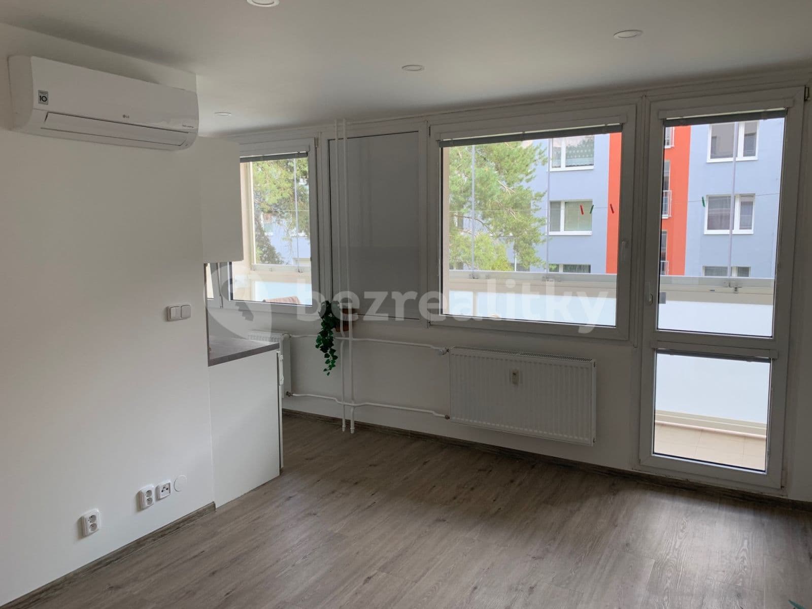 Prenájom bytu 1-izbový 36 m², Karly Machové, Beroun, Středočeský kraj Prenájom bytu 1-izbový 36 m², Karly Machové, Beroun, Středočeský kraj