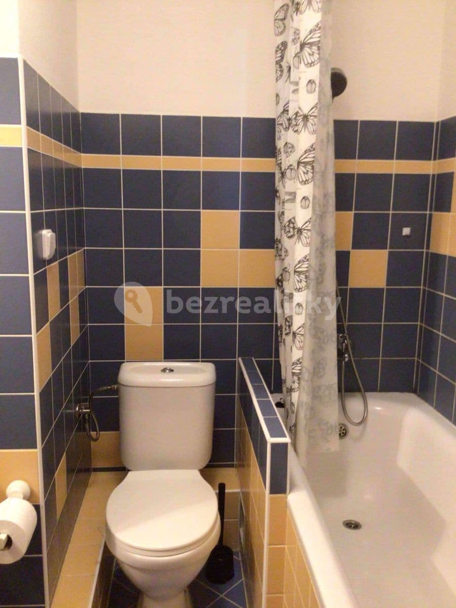 Prenájom bytu 1-izbový 32 m², Benkova, Praha, Praha Prenájom bytu 1-izbový 32 m², Benkova, Praha, Praha