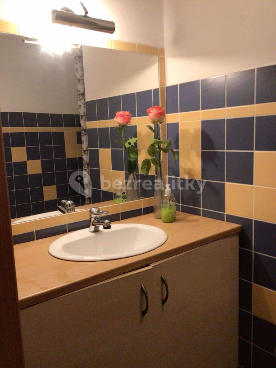 Prenájom bytu 1-izbový 32 m², Benkova, Praha, Praha Prenájom bytu 1-izbový 32 m², Benkova, Praha, Praha