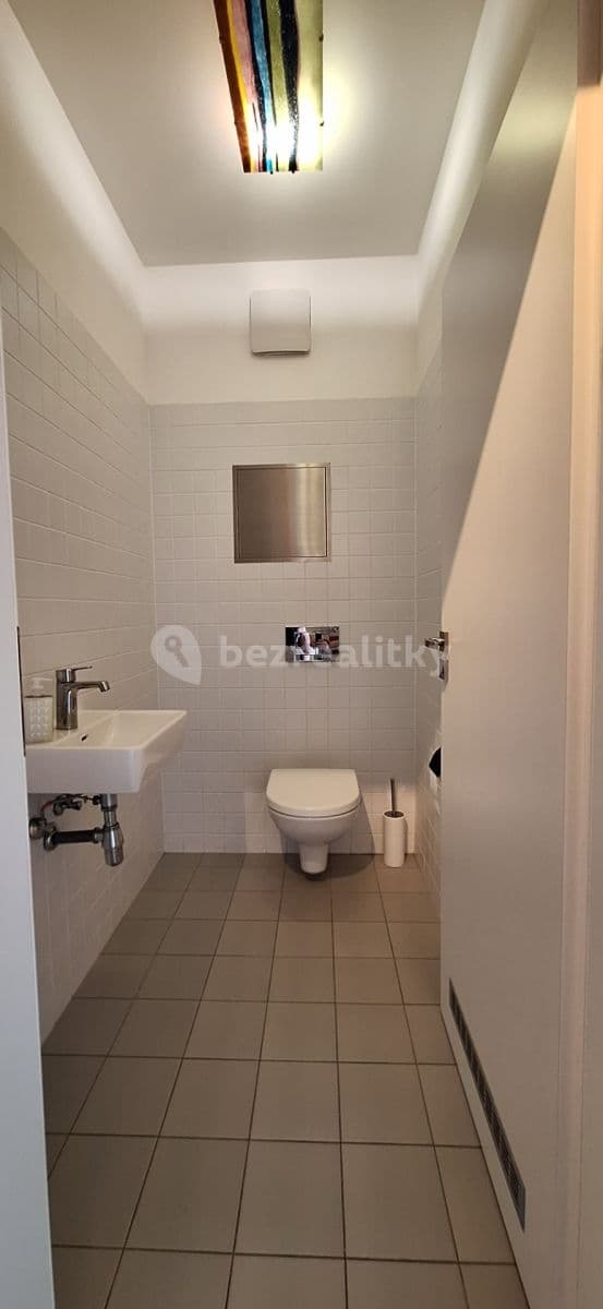 Prenájom bytu 2-izbový 70 m², U Uranie, Praha, Praha Prenájom bytu 2-izbový 70 m², U Uranie, Praha, Praha