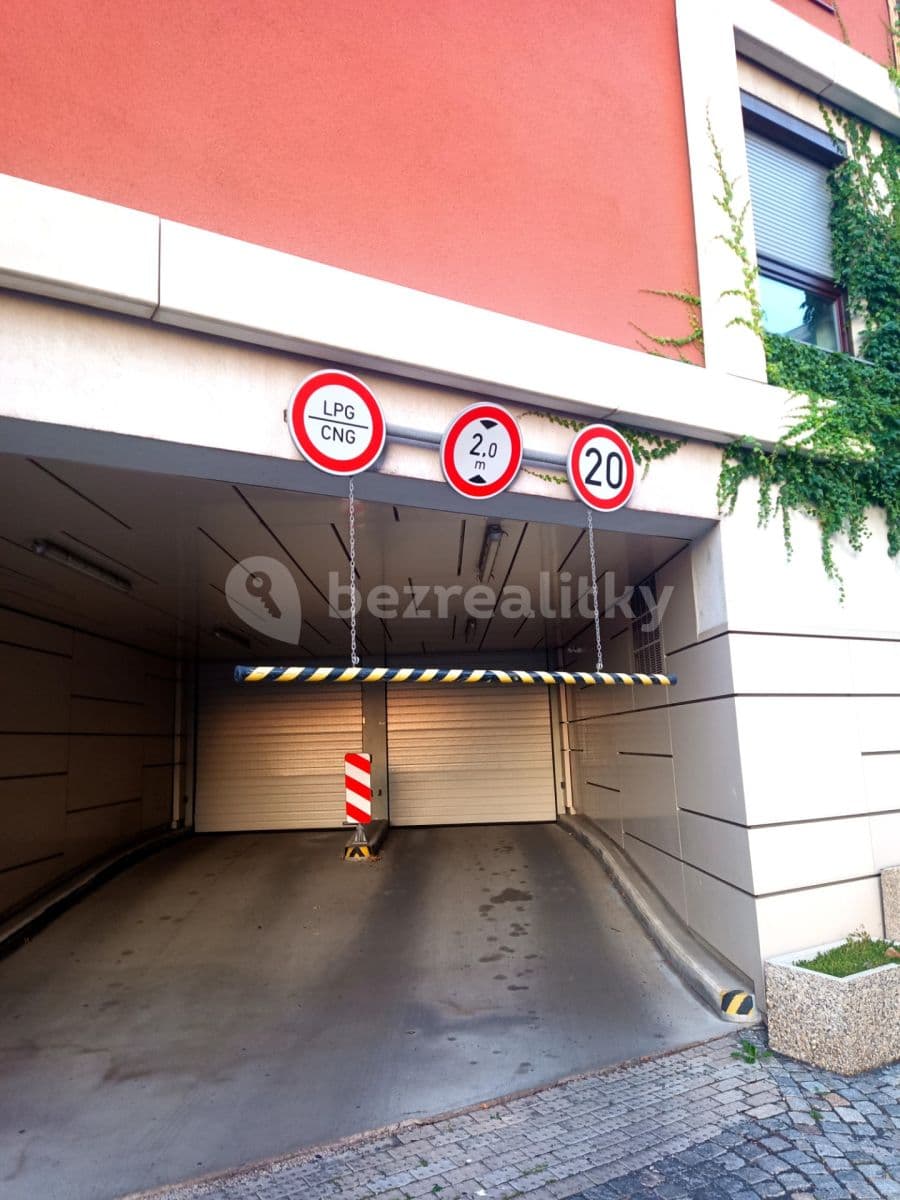 Prenájom bytu 2-izbový 70 m², U Uranie, Praha, Praha Prenájom bytu 2-izbový 70 m², U Uranie, Praha, Praha