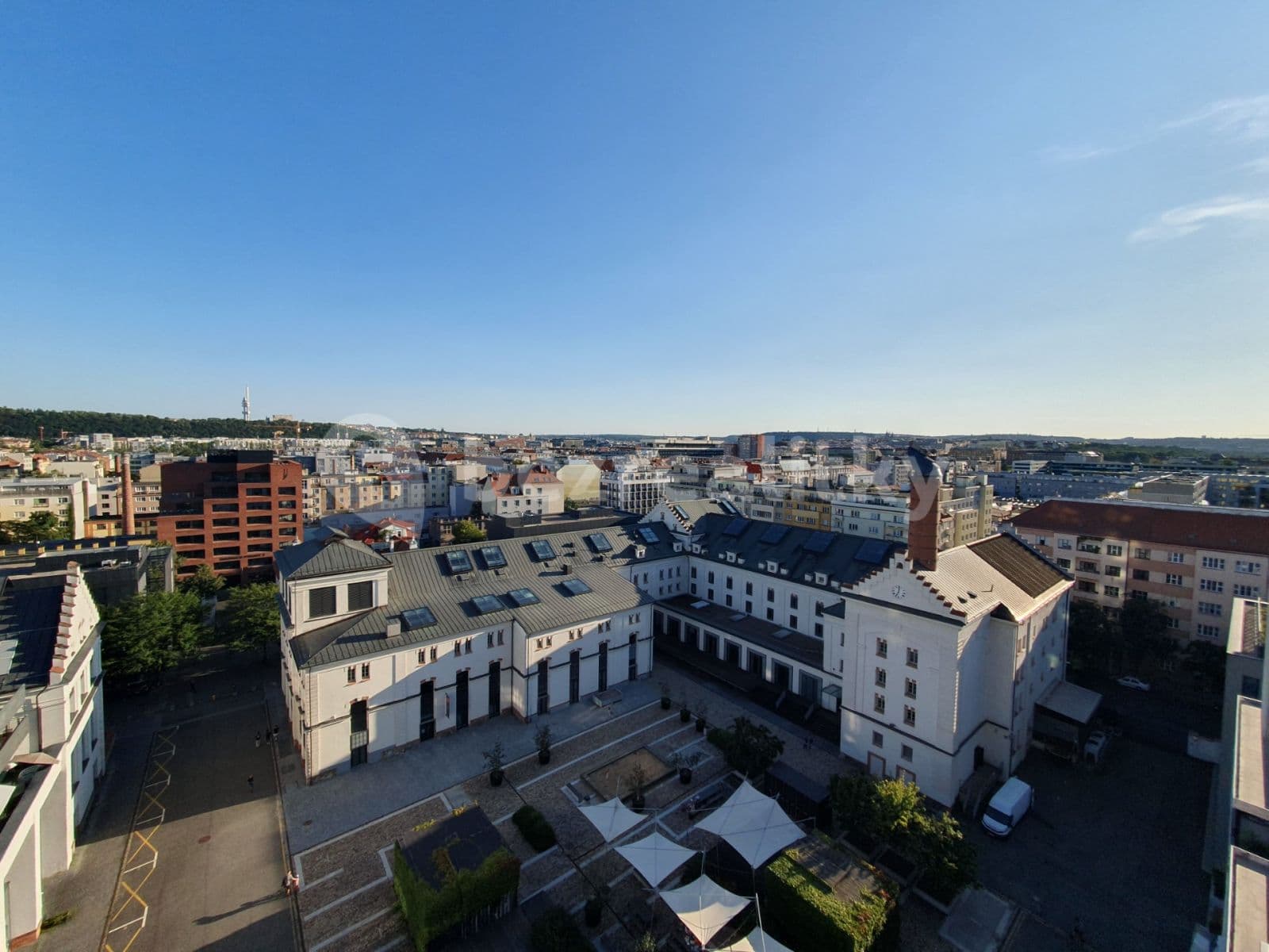 Prenájom bytu 2-izbový 70 m², U Uranie, Praha, Praha Prenájom bytu 2-izbový 70 m², U Uranie, Praha, Praha