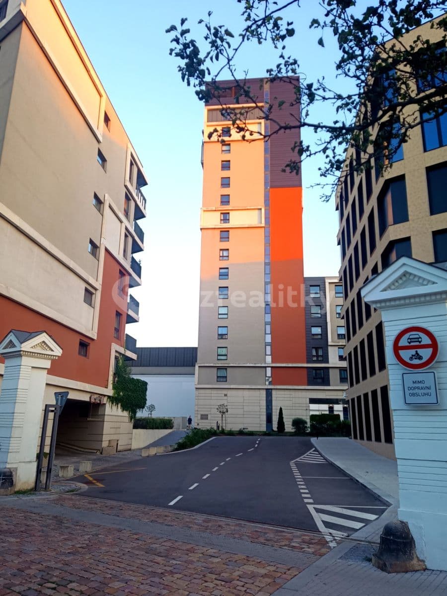 Prenájom bytu 2-izbový 70 m², U Uranie, Praha, Praha Prenájom bytu 2-izbový 70 m², U Uranie, Praha, Praha