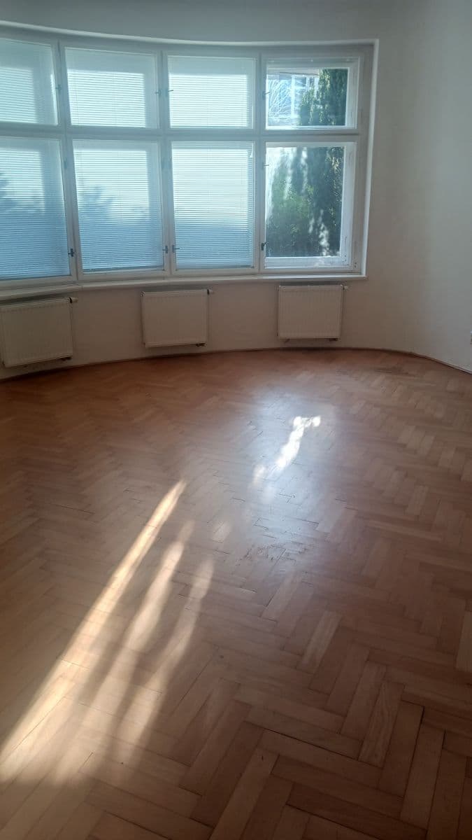 Prenájom bytu 2-izbový 74 m², Fetrovská, Praha, Praha Prenájom bytu 2-izbový 74 m², Fetrovská, Praha, Praha