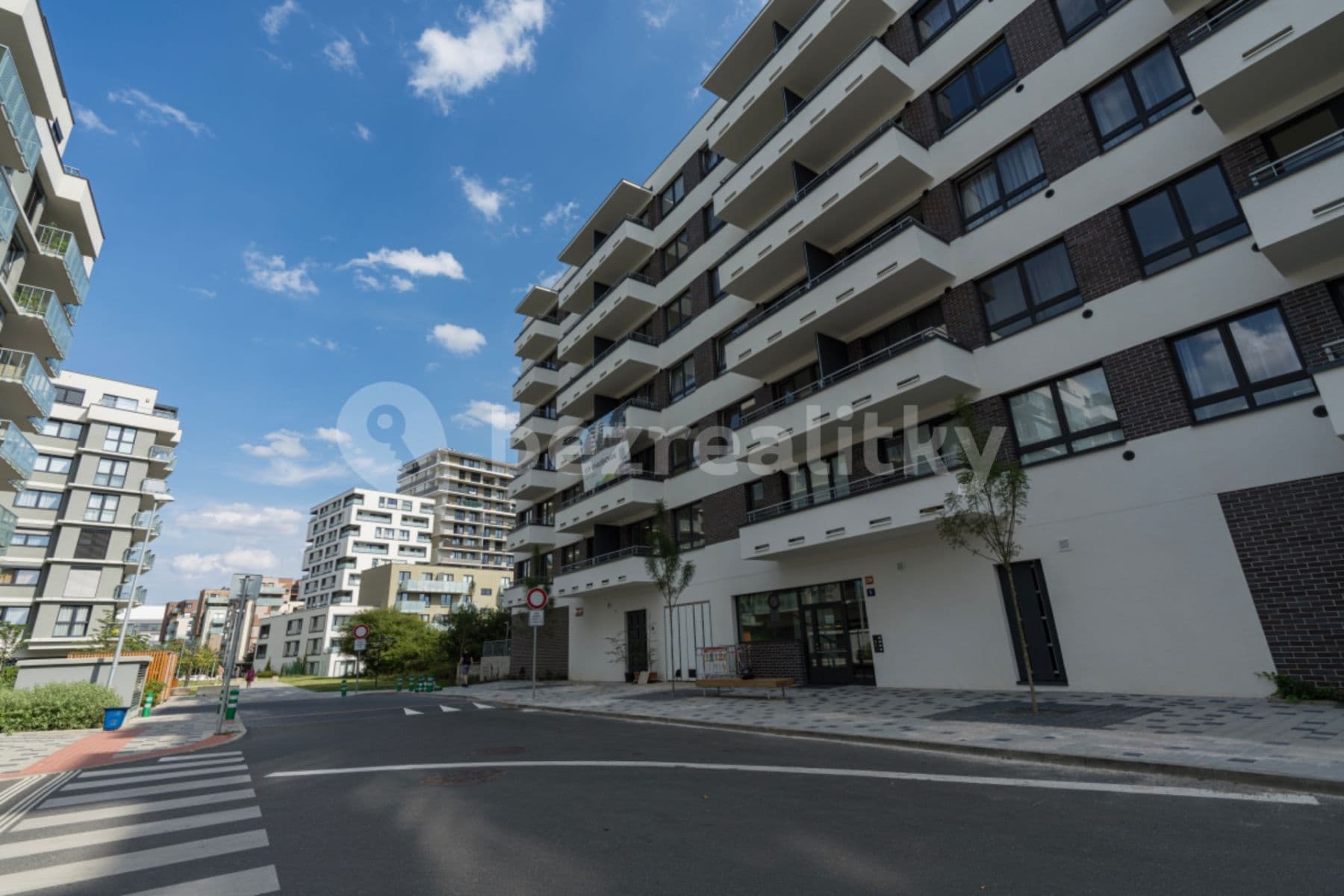 Prenájom garáže 12 m², Praha, Praha Prenájom garáže 12 m², Praha, Praha