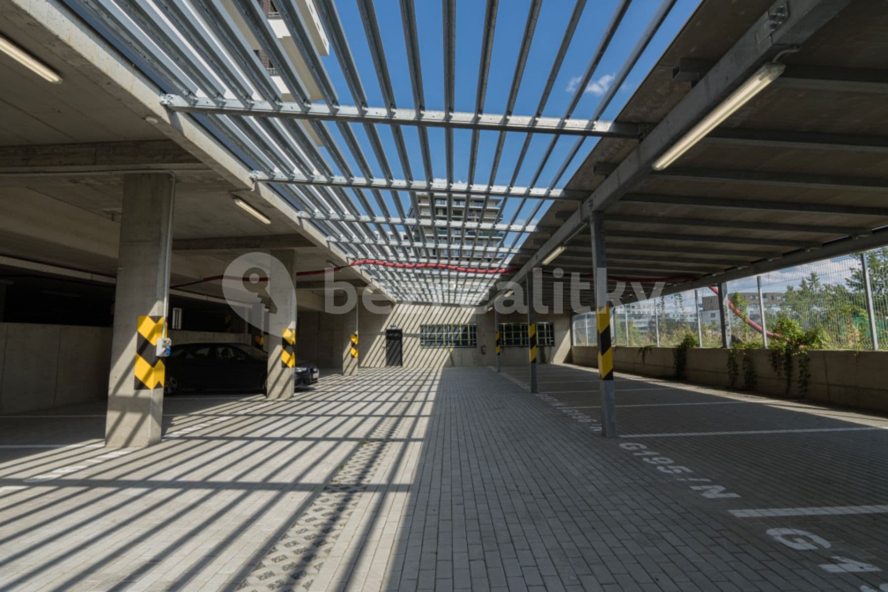 Prenájom garáže 12 m², Praha, Praha Prenájom garáže 12 m², Praha, Praha