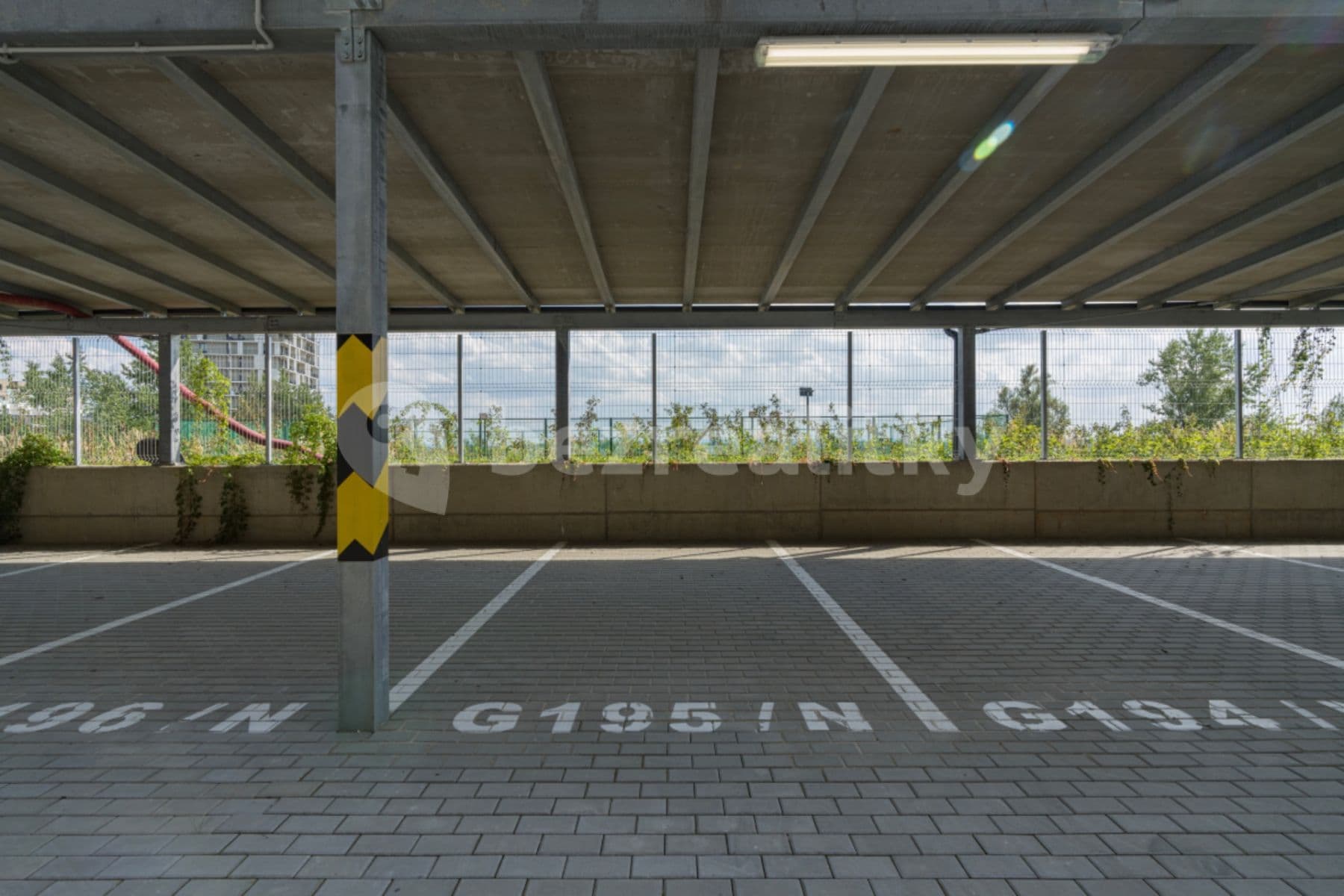 Prenájom garáže 12 m², Praha, Praha Prenájom garáže 12 m², Praha, Praha