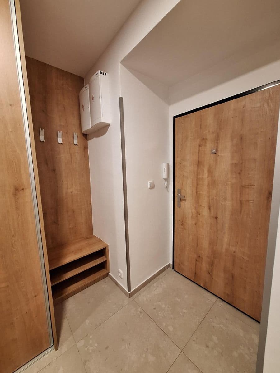 Prenájom bytu 2-izbový 49 m², Mikovcova, Praha, Praha Prenájom bytu 2-izbový 49 m², Mikovcova, Praha, Praha