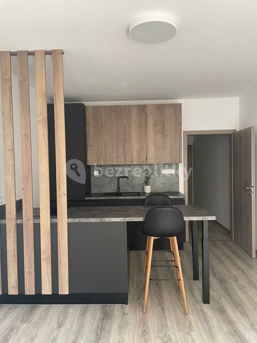 Prenájom bytu 1-izbový 33 m², Frištenského, Olomouc, Olomoucký kraj Prenájom bytu 1-izbový 33 m², Frištenského, Olomouc, Olomoucký kraj