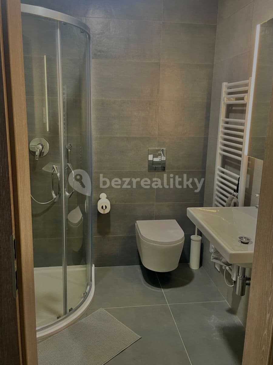 Prenájom bytu 1-izbový 33 m², Frištenského, Olomouc, Olomoucký kraj Prenájom bytu 1-izbový 33 m², Frištenského, Olomouc, Olomoucký kraj