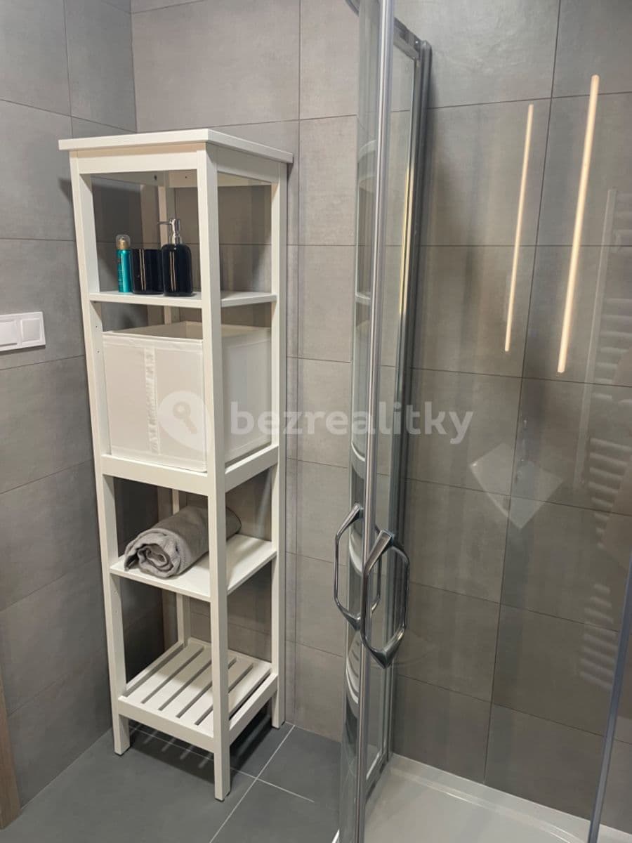 Prenájom bytu 1-izbový 33 m², Frištenského, Olomouc, Olomoucký kraj Prenájom bytu 1-izbový 33 m², Frištenského, Olomouc, Olomoucký kraj