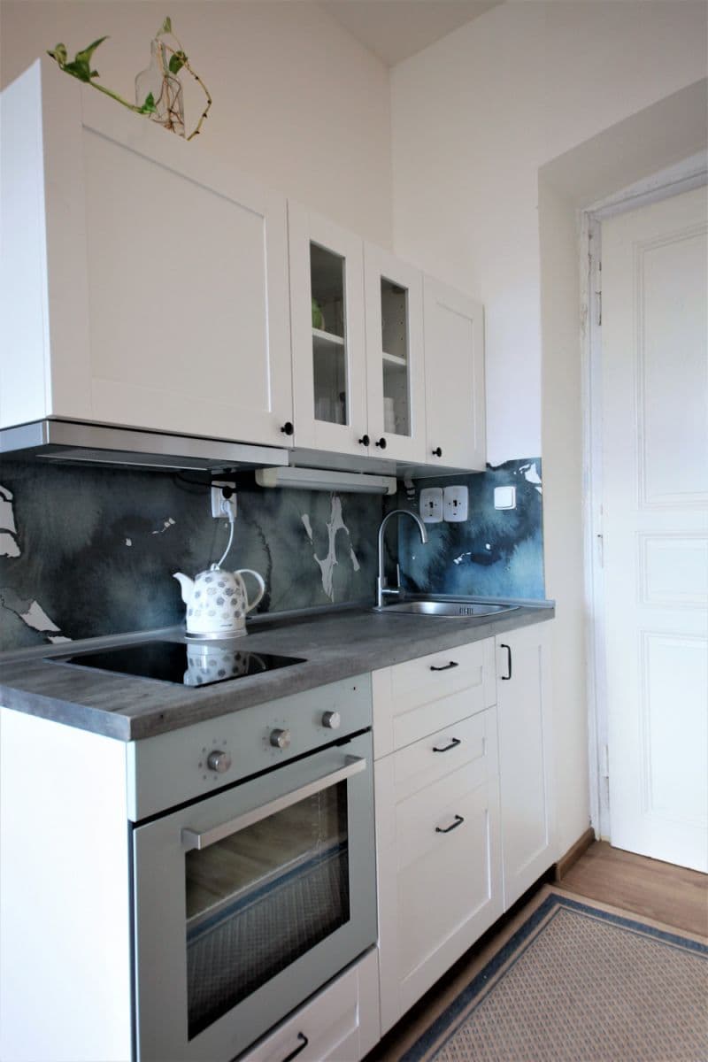 Prenájom bytu 30 m², Šaldova, Praha, Praha Prenájom bytu 30 m², Šaldova, Praha, Praha