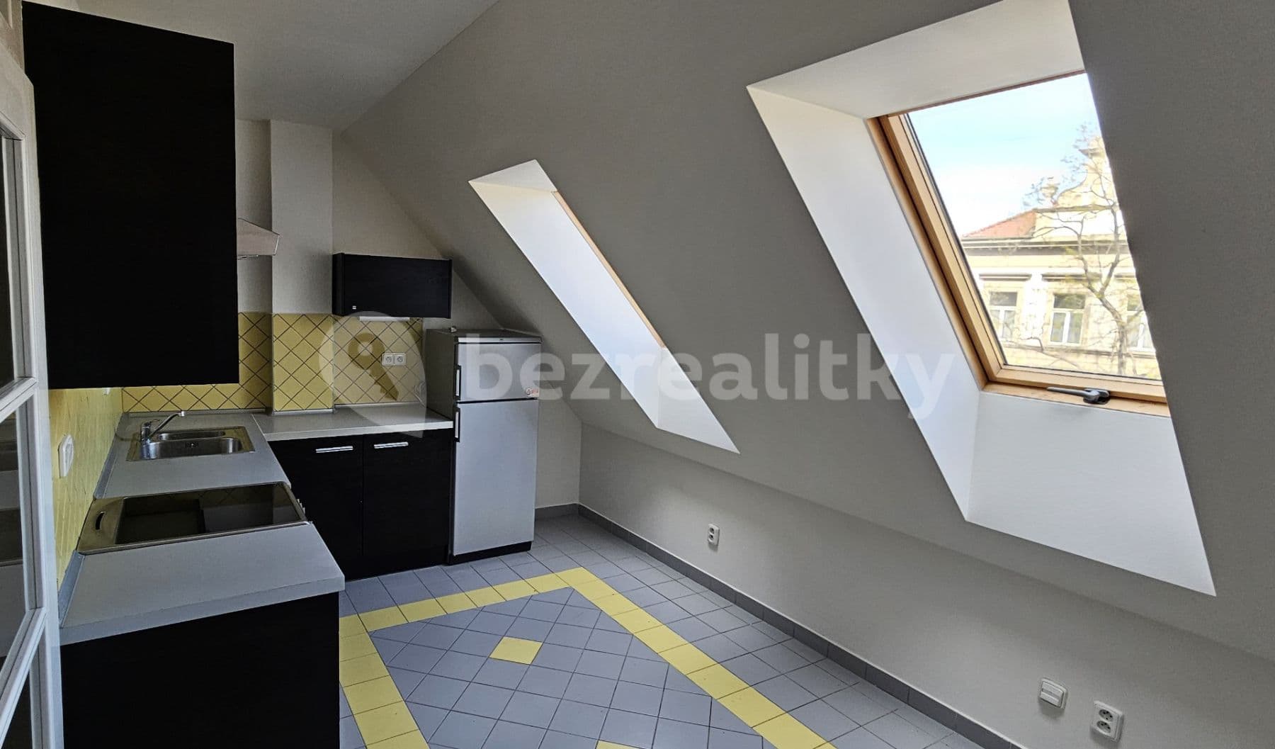 Prenájom bytu 2-izbový 75 m², Zenklova, Praha, Praha Prenájom bytu 2-izbový 75 m², Zenklova, Praha, Praha