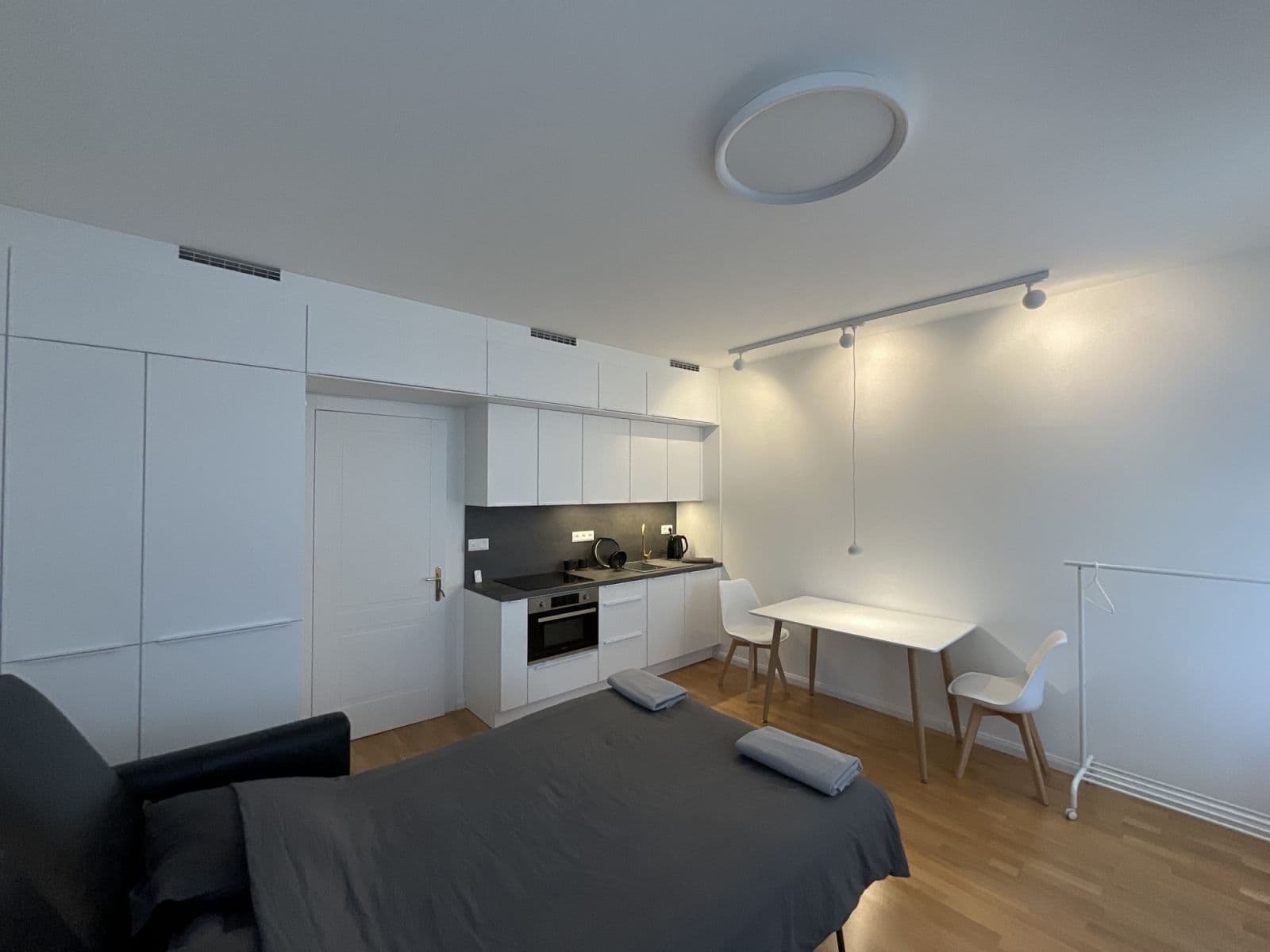 Prenájom bytu 27 m², Rubešova, Praha, Praha Prenájom bytu 27 m², Rubešova, Praha, Praha