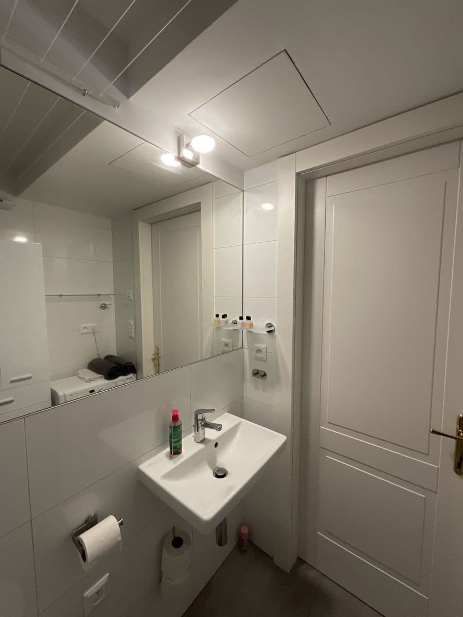 Prenájom bytu 27 m², Rubešova, Praha, Praha Prenájom bytu 27 m², Rubešova, Praha, Praha