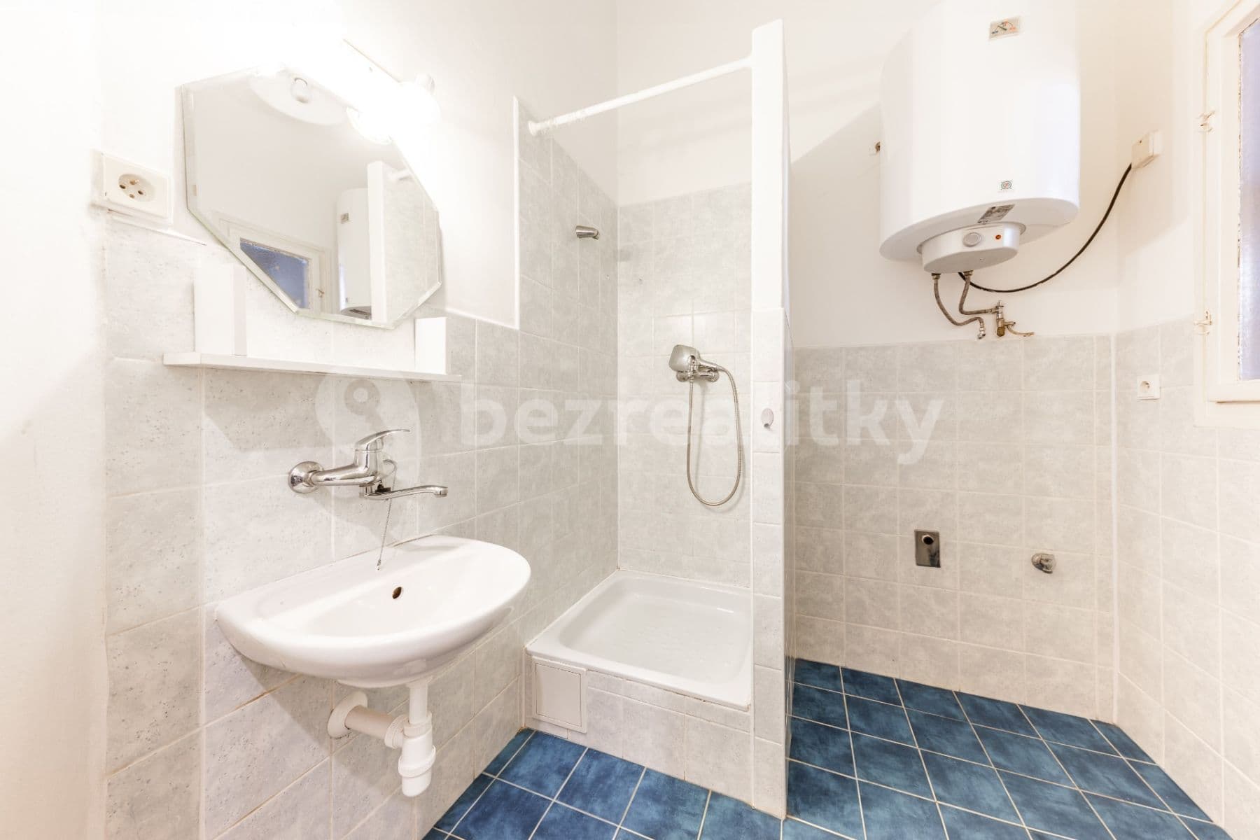 Prenájom bytu 1-izbový 30 m², Černokostelecká, Praha, Praha Prenájom bytu 1-izbový 30 m², Černokostelecká, Praha, Praha