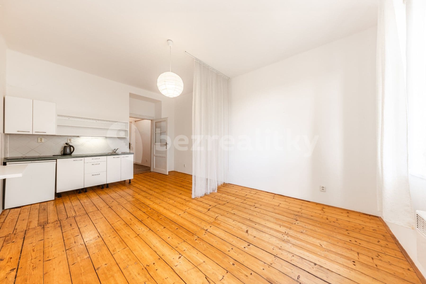 Prenájom bytu 1-izbový 30 m², Černokostelecká, Praha, Praha Prenájom bytu 1-izbový 30 m², Černokostelecká, Praha, Praha