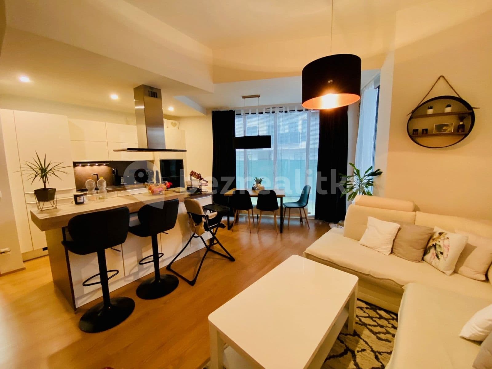 Prenájom bytu 2-izbový 155 m², Eduarda Hamburgera, Olomouc, Olomoucký kraj Prenájom bytu 2-izbový 155 m², Eduarda Hamburgera, Olomouc, Olomoucký kraj