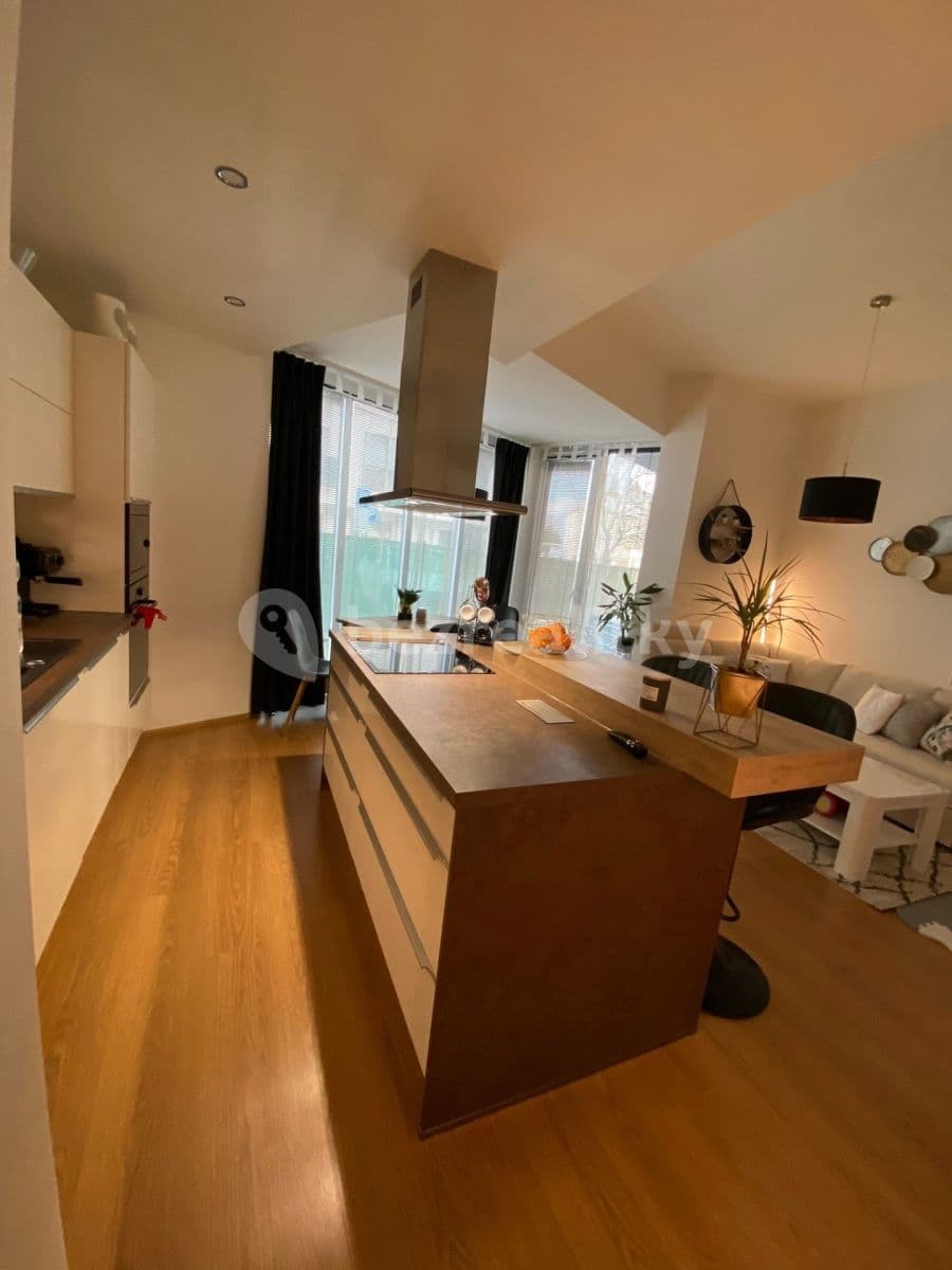 Prenájom bytu 2-izbový 155 m², Eduarda Hamburgera, Olomouc, Olomoucký kraj Prenájom bytu 2-izbový 155 m², Eduarda Hamburgera, Olomouc, Olomoucký kraj