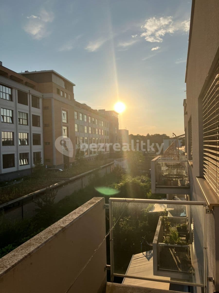 Prenájom bytu 2-izbový 56 m², Naskové, Praha, Praha Prenájom bytu 2-izbový 56 m², Naskové, Praha, Praha