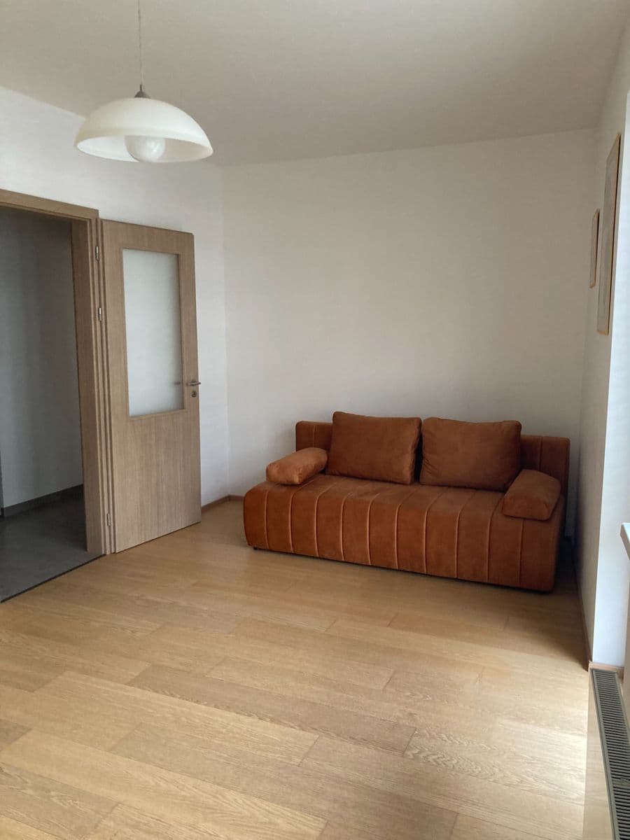 Prenájom bytu 2-izbový 56 m², Naskové, Praha, Praha Prenájom bytu 2-izbový 56 m², Naskové, Praha, Praha