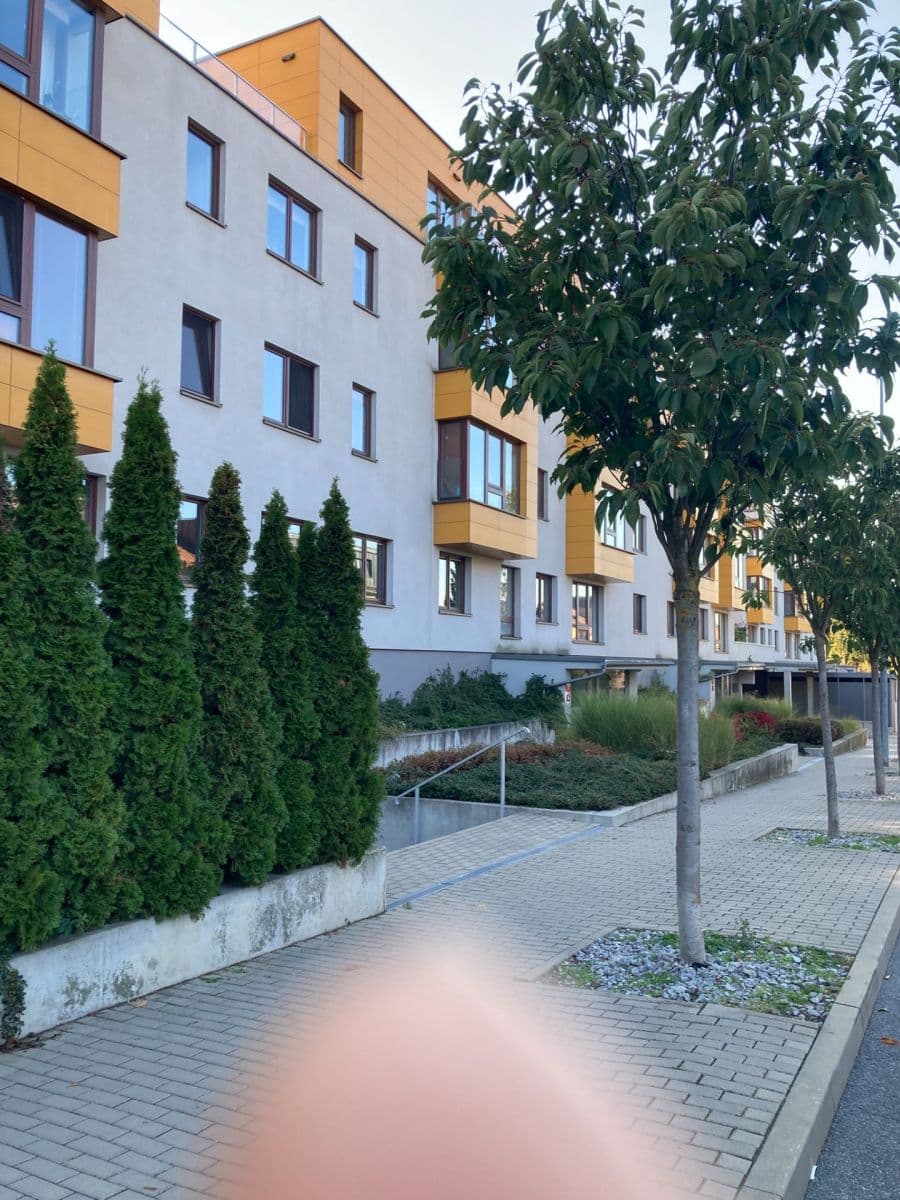 Prenájom bytu 2-izbový 56 m², Naskové, Praha, Praha Prenájom bytu 2-izbový 56 m², Naskové, Praha, Praha