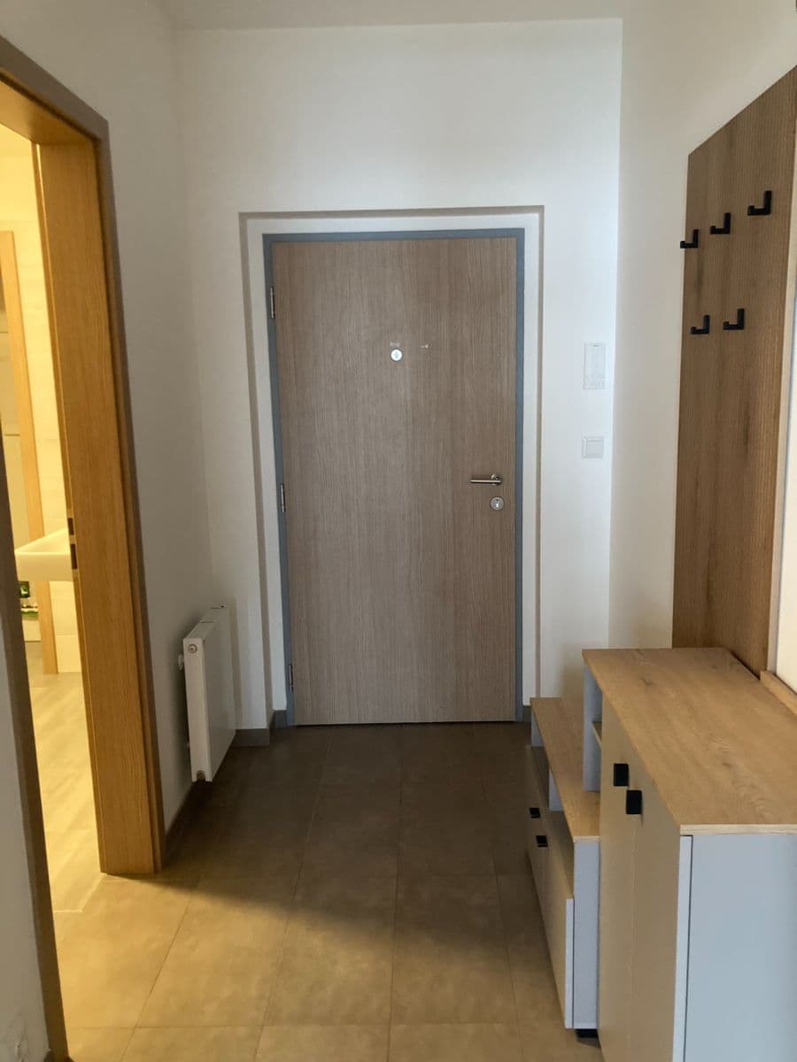 Prenájom bytu 2-izbový 56 m², Naskové, Praha, Praha Prenájom bytu 2-izbový 56 m², Naskové, Praha, Praha