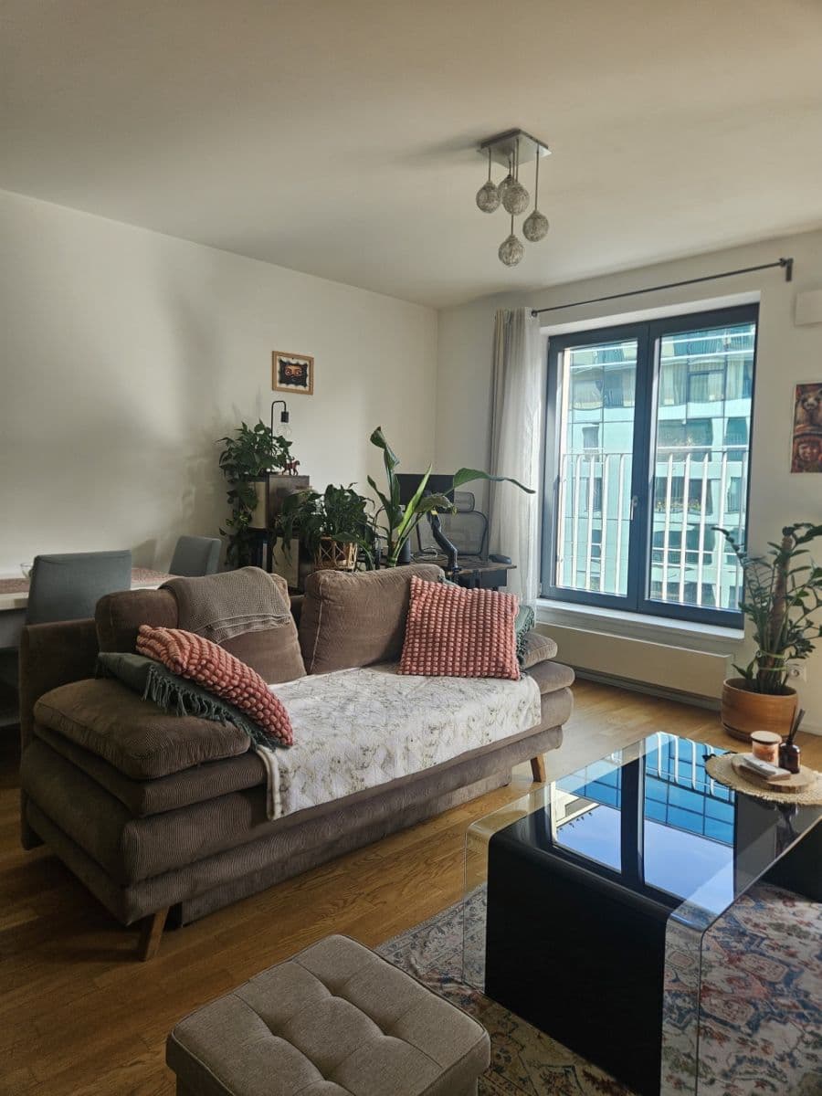 Prenájom bytu 2-izbový 50 m², Kališnická, Praha, Praha Prenájom bytu 2-izbový 50 m², Kališnická, Praha, Praha