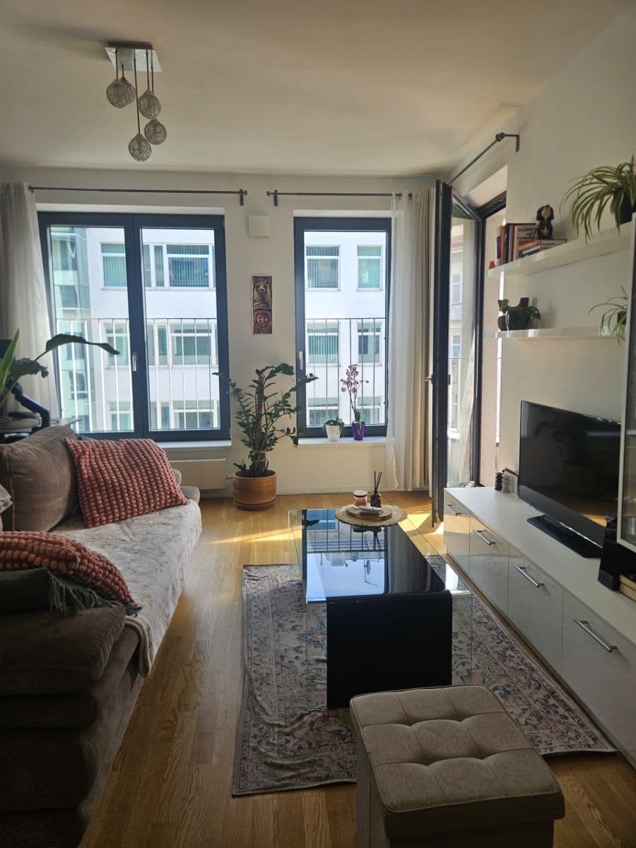 Prenájom bytu 2-izbový 50 m², Kališnická, Praha, Praha Prenájom bytu 2-izbový 50 m², Kališnická, Praha, Praha
