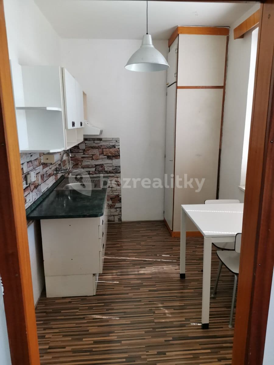 Prenájom bytu 1-izbový 48 m², Pavlova, Pardubice, Pardubický kraj Prenájom bytu 1-izbový 48 m², Pavlova, Pardubice, Pardubický kraj
