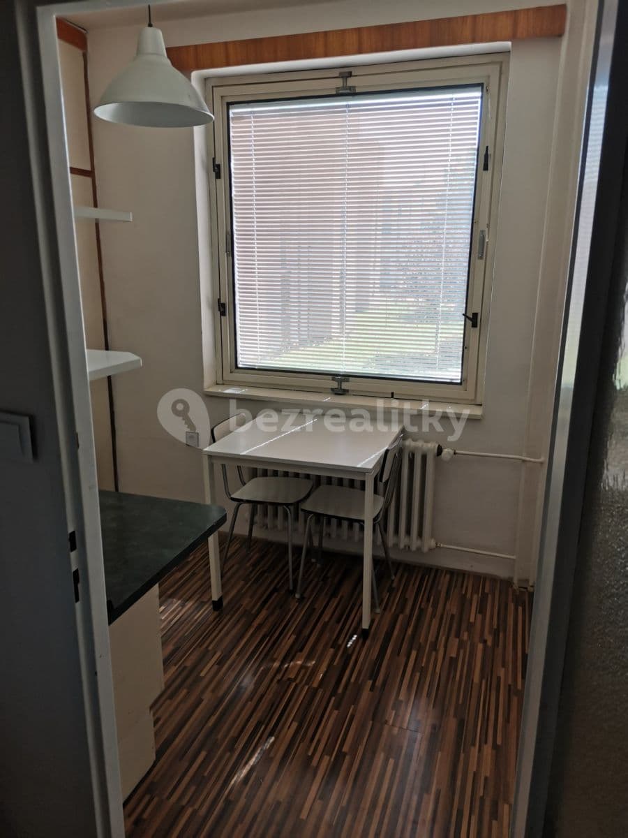 Prenájom bytu 1-izbový 48 m², Pavlova, Pardubice, Pardubický kraj Prenájom bytu 1-izbový 48 m², Pavlova, Pardubice, Pardubický kraj