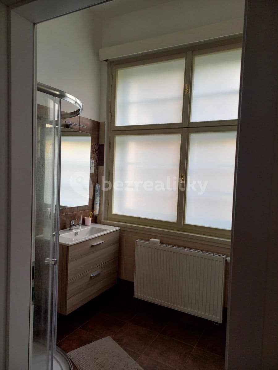 Prenájom bytu Garsoniéra 32 m², Na Míčánkách, Praha, Praha Prenájom bytu Garsoniéra 32 m², Na Míčánkách, Praha, Praha