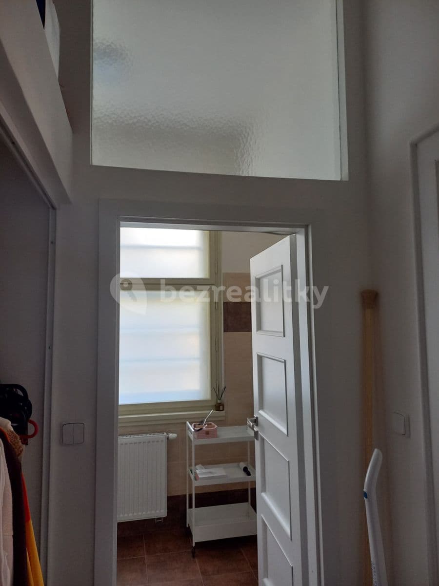 Prenájom bytu Garsoniéra 32 m², Na Míčánkách, Praha, Praha Prenájom bytu Garsoniéra 32 m², Na Míčánkách, Praha, Praha