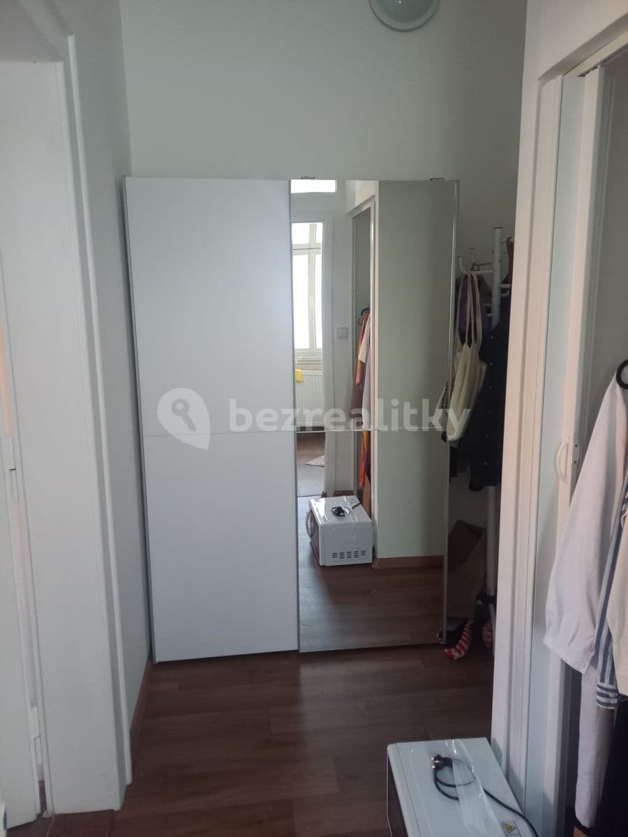 Prenájom bytu Garsoniéra 32 m², Na Míčánkách, Praha, Praha Prenájom bytu Garsoniéra 32 m², Na Míčánkách, Praha, Praha