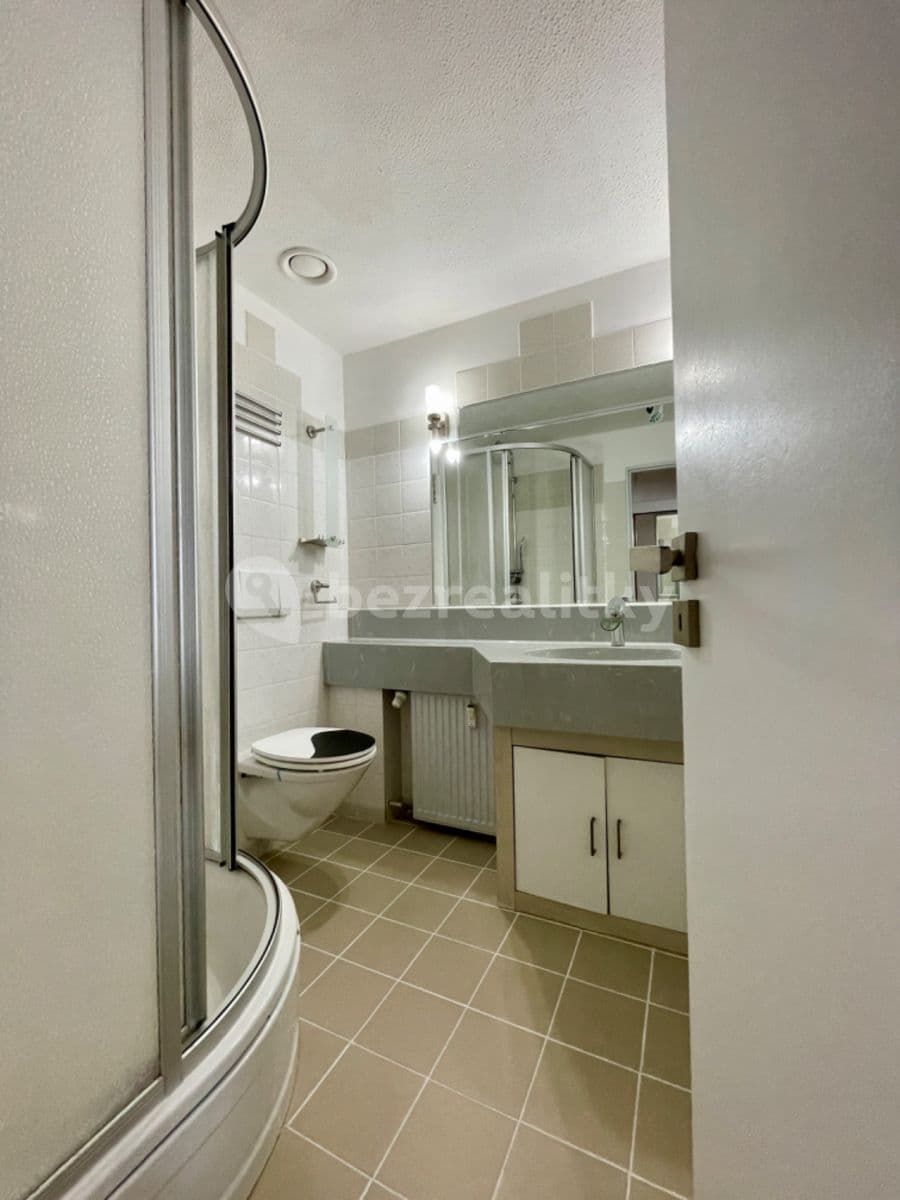 Prenájom bytu 2-izbový 30 m², Na Okruhu, Praha, Praha Prenájom bytu 2-izbový 30 m², Na Okruhu, Praha, Praha